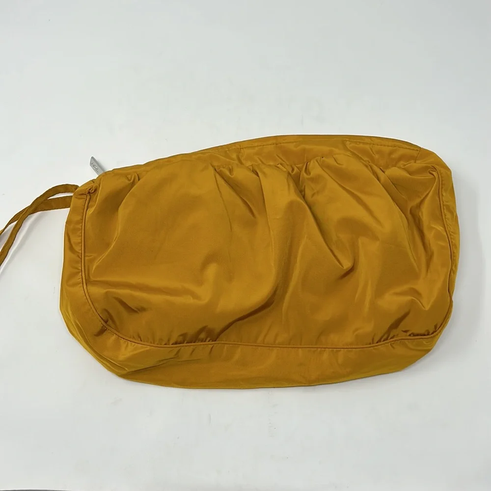 RFT Gold Cosmetic Purse Zip Up Pouch Excellent Condition